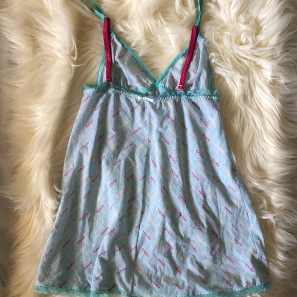 Victoria Secret - Picture 5 of 6